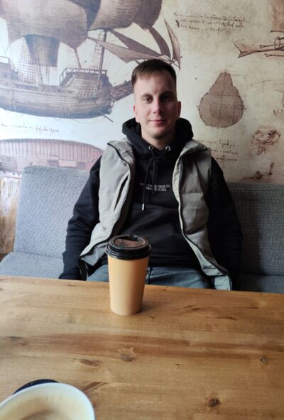  ,   Liam, 25 ,   ,   