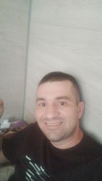  ,   Viktor, 40 ,   ,   