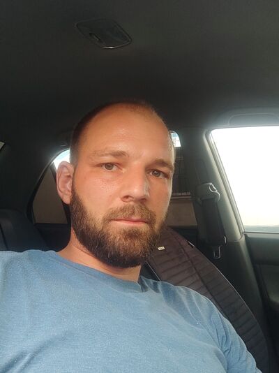 ,   Viktor, 36 ,   ,   