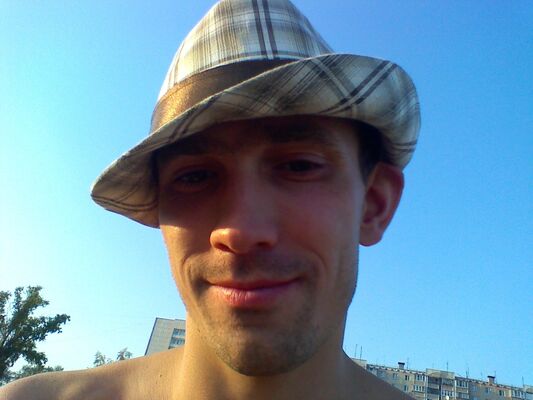  ,   Artiom, 39 ,   
