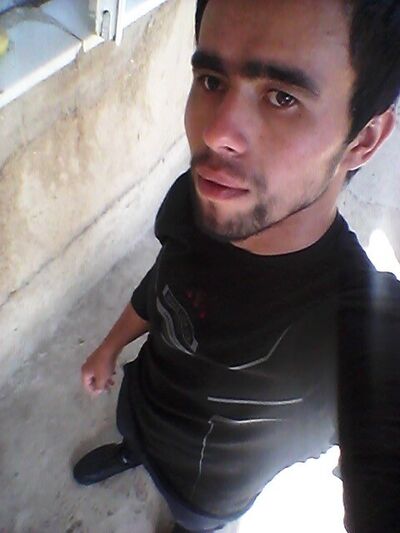  ,   Shaxram, 32 ,  