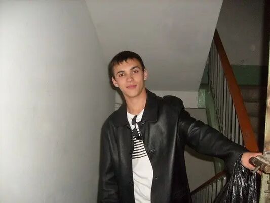  ,   Viktor, 37 ,   ,   