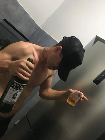  ,   Alex, 32 ,   ,   