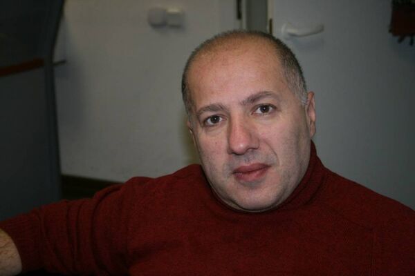  --,   Michael, 49 ,     , c 
