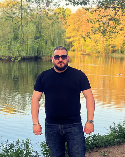  ,   Narek, 32 ,   ,   