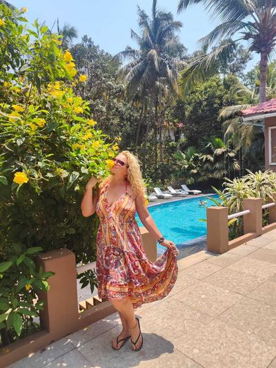  --,   Lubov, 40 ,   ,   , c 