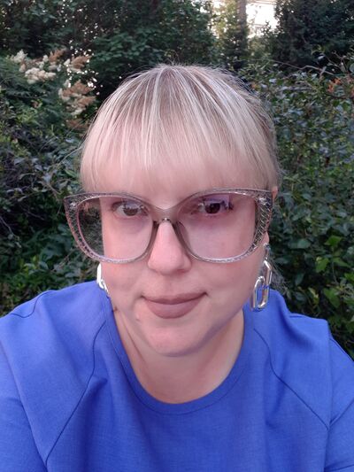  ,   Kira, 41 ,   c 
