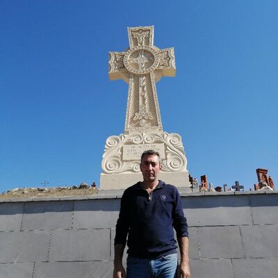  ,   Artur, 45 ,   c 