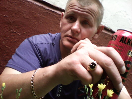  -,   Andrej, 40 ,   ,   