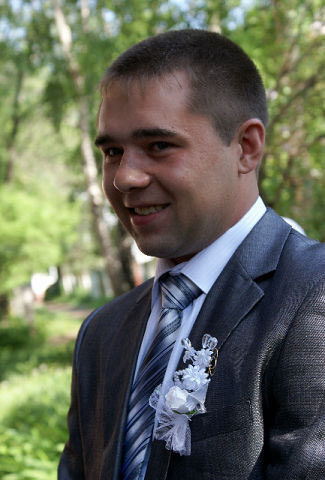  ,   Viktor, 39 ,   