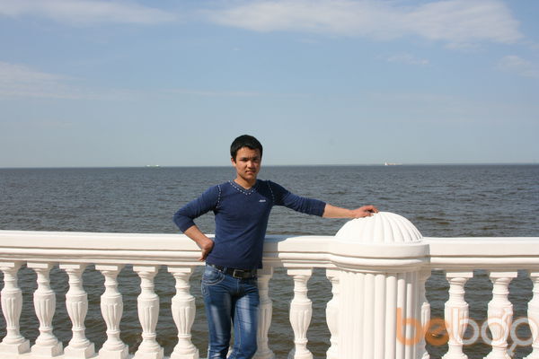  -,   Ali, 33 ,   