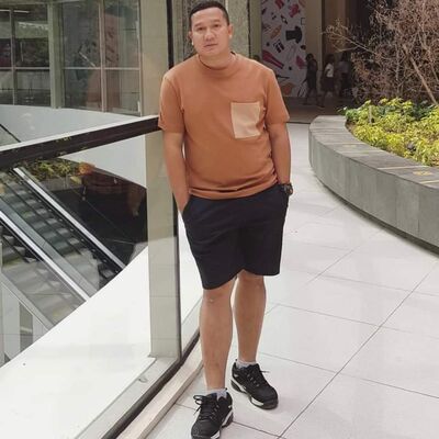  Surakarta,   David, 38 ,   ,   
