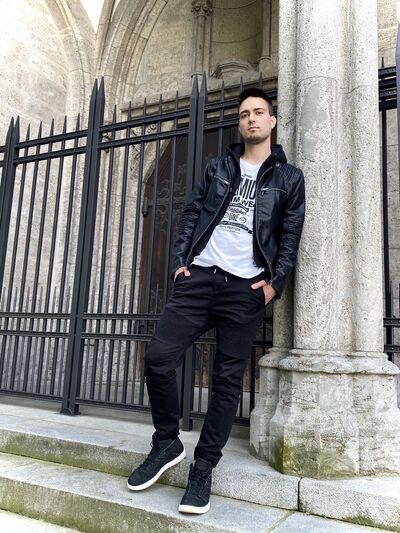  ,   Vitalii, 30 ,   ,   , c 