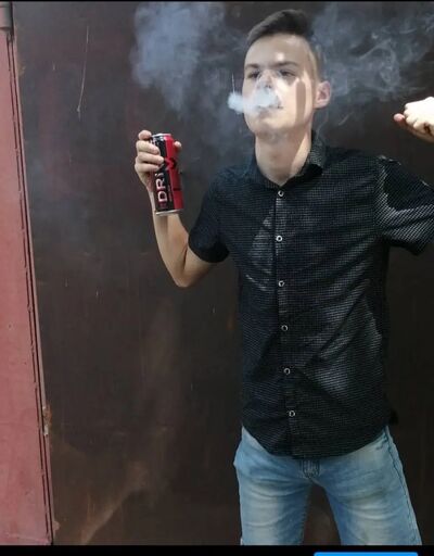  ,   Nicolas, 24 ,   