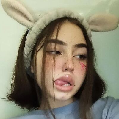  ,   Karolina, 23 ,   ,   