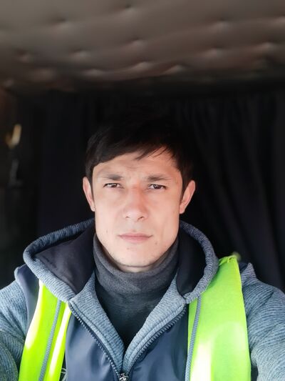  ,   Iskandar, 35 ,   ,   