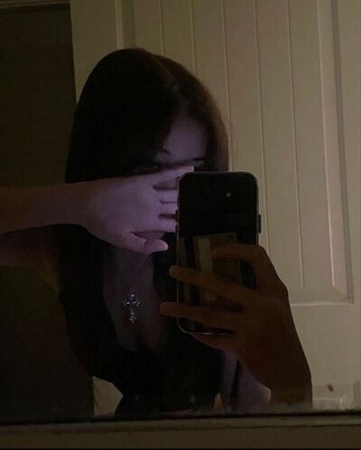  ,   Julia, 22 ,   ,   