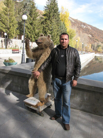  ,   Artur, 42 ,   