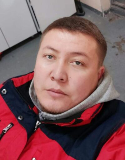  ,   Olzhik, 32 ,   