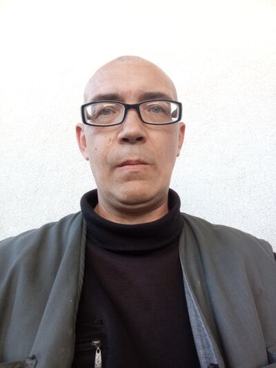  ,   Viktor, 44 ,   , c 