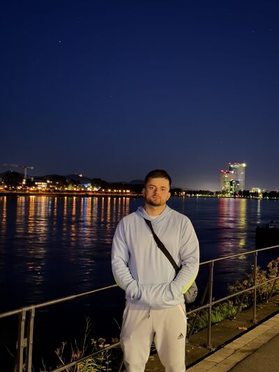  ,   Anton, 27 ,   ,   , c 