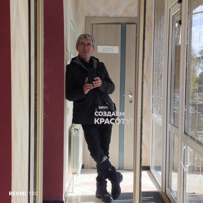  ,   Alik, 51 ,     