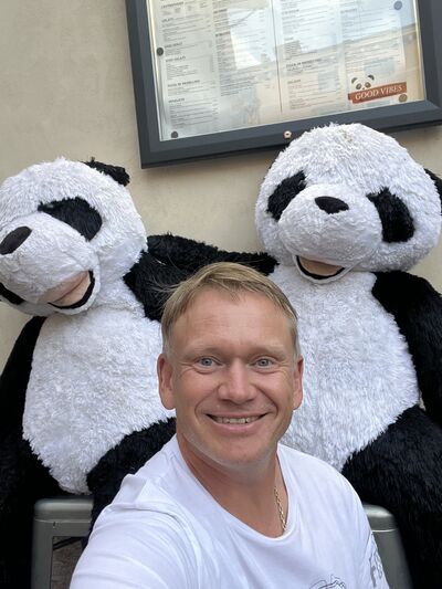  ,   Anton, 39 ,   ,   