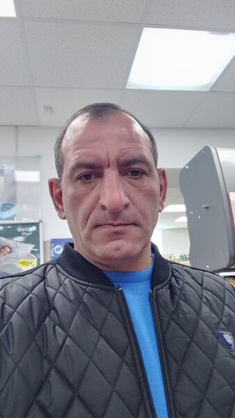  ,   Artur, 47 ,   ,   