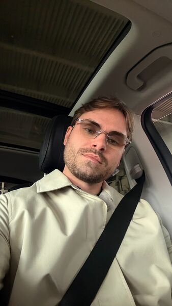  ,   Artem, 36 ,   ,   