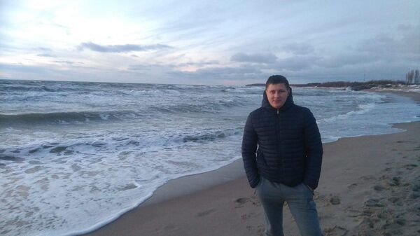  ,   Tomas, 32 ,   ,   , c 