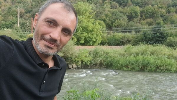  ,   Harut, 43 ,   ,   , c 