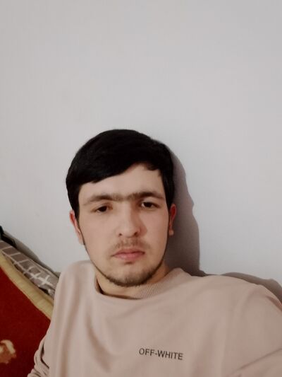  ,   Ali, 21 ,     
