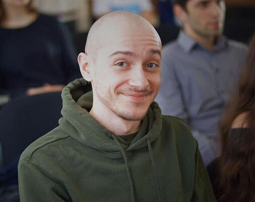  ,   Ruslan, 34 ,     