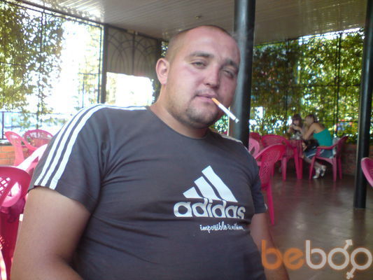  ,   Genek, 36 ,   