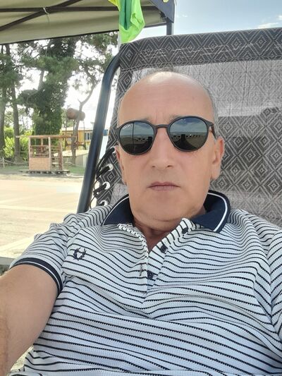  ,   Gia, 46 ,   ,   