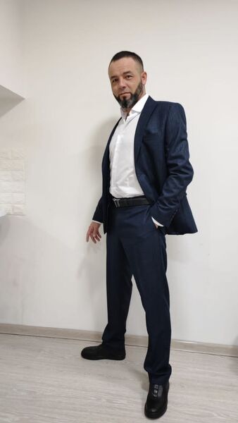  ,   Ruslan, 40 ,   ,   , c , 