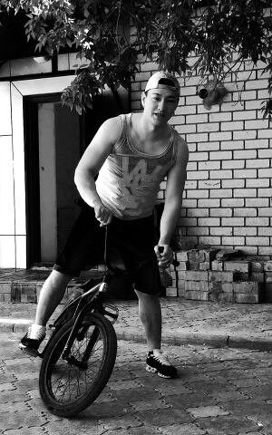  ,   Dmitro, 33 ,     , c 