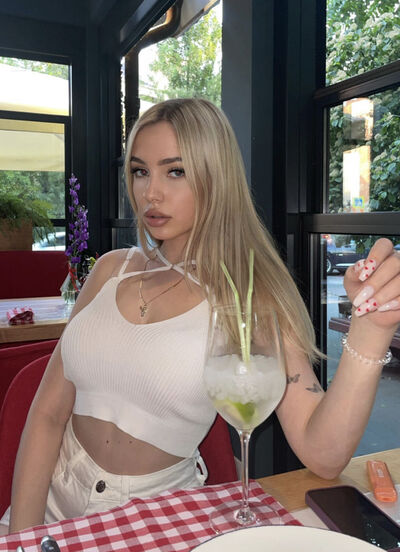  ,   Dasha, 25 ,   ,   