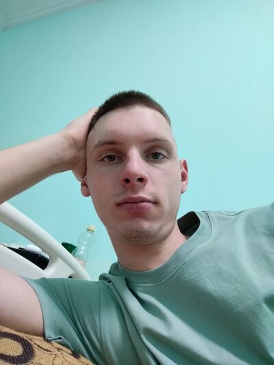  ,   Bob, 21 ,   ,   , 