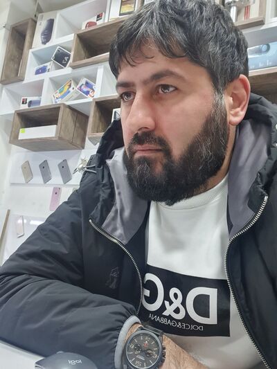  -,   Tiko, 40 ,   ,   , c , 