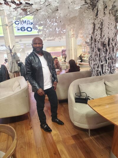  ,   Leonardo, 40 ,   ,   