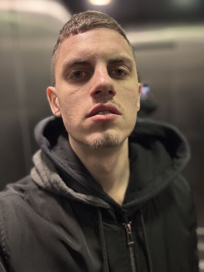  -,   Artem, 20 ,   ,   , c 