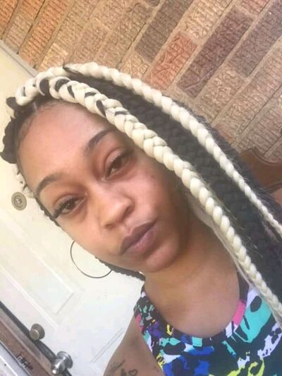  ,   Clara, 38 ,   ,   