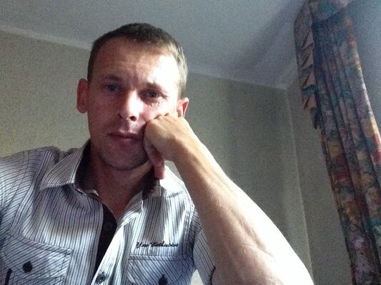  ,   Oleg, 44 ,  
