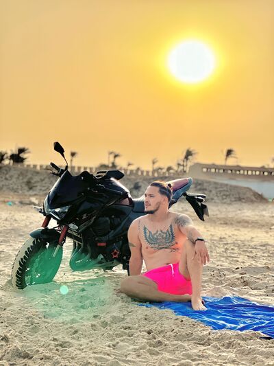  Tunis,   , 25 ,   