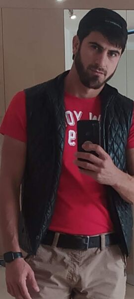  ,   Malik, 32 ,   ,   , c 