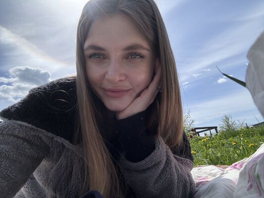  ,   Veronika, 25 ,   , 