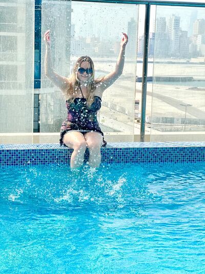  ,   Nina, 32 ,   ,   
