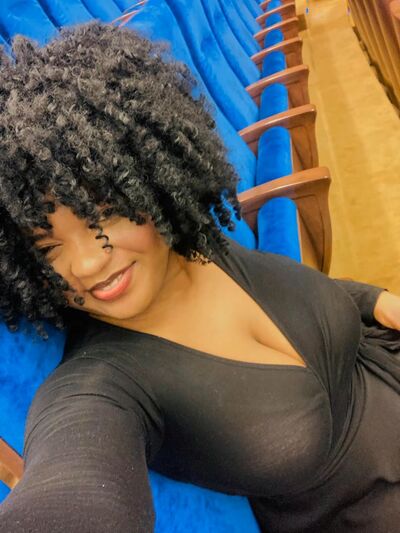  ,   Cloudia, 25 ,   ,   