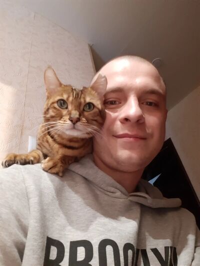  ,   Anton, 33 ,     , c 